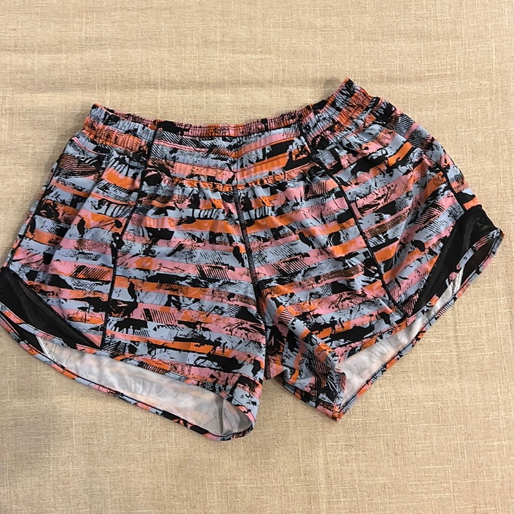 lululemon Hotty Hot Shorts Size 10 Multi Colored 4inch